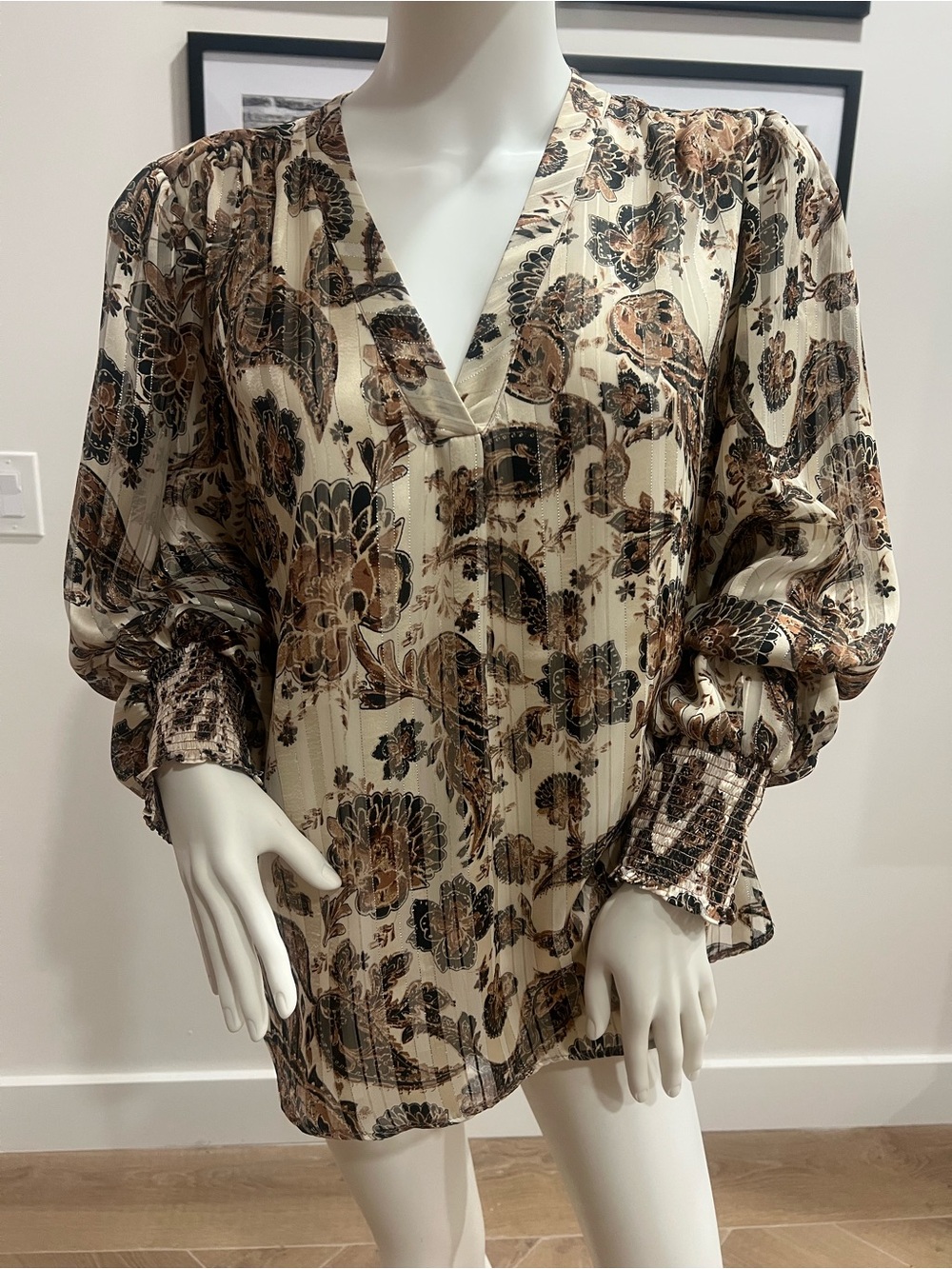 Vince Camuto Cream Floral V-Neck Puff-Sleeve Blouse